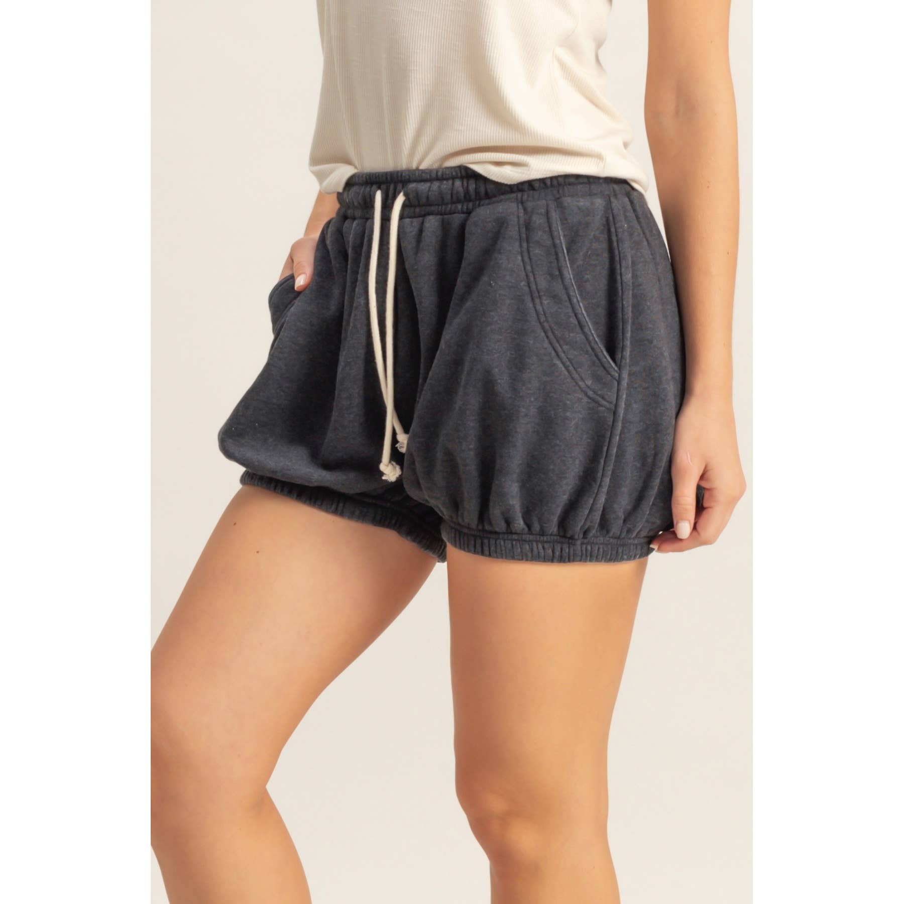 Drawstring Waist Bubbled Hem Shorts: HEATHER GRAY / S-M-L(2-2-2)