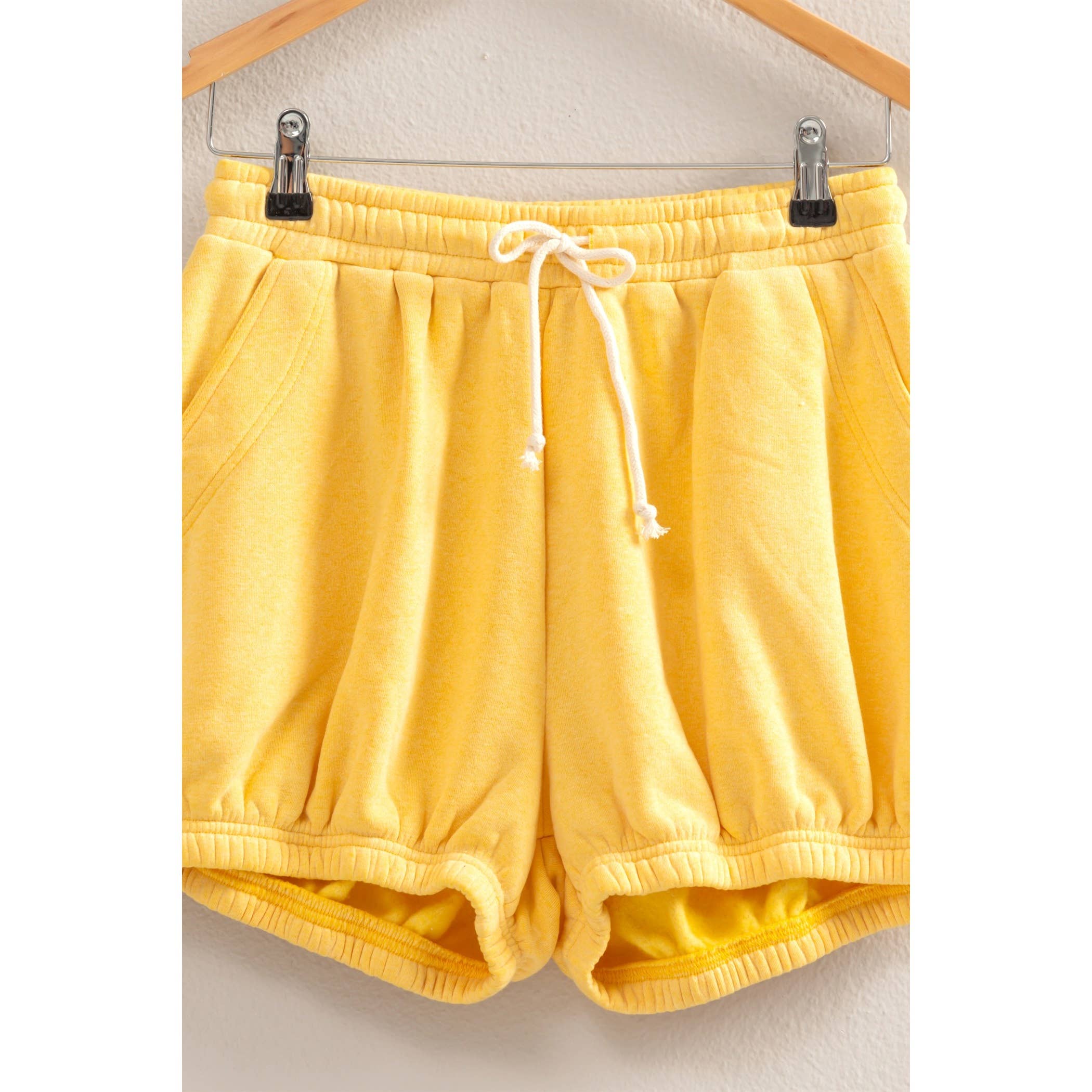 Drawstring Waist Bubbled Hem Shorts: BLACK / S-M-L(2-2-2)