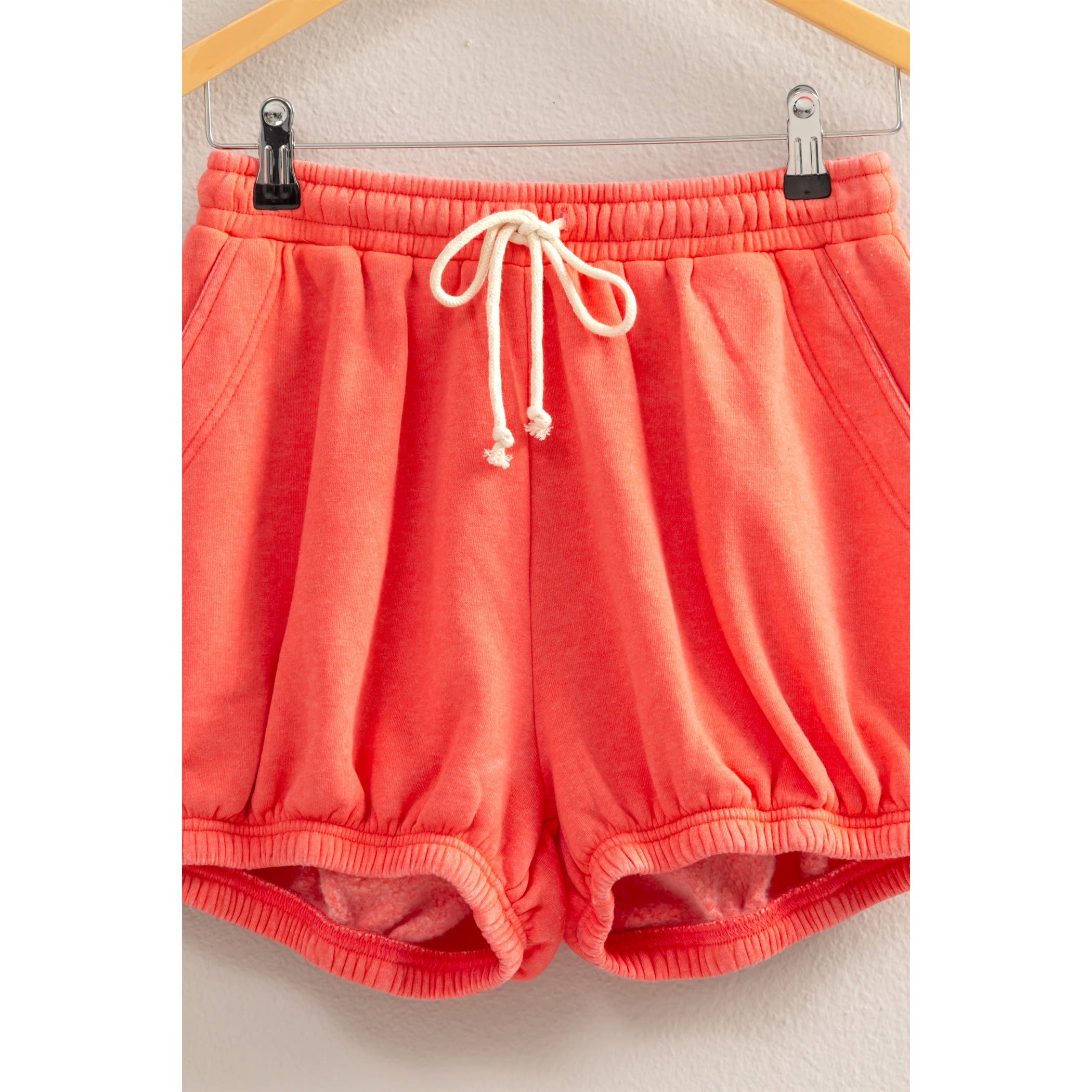 Drawstring Waist Bubbled Hem Shorts: BLACK / S-M-L(2-2-2)