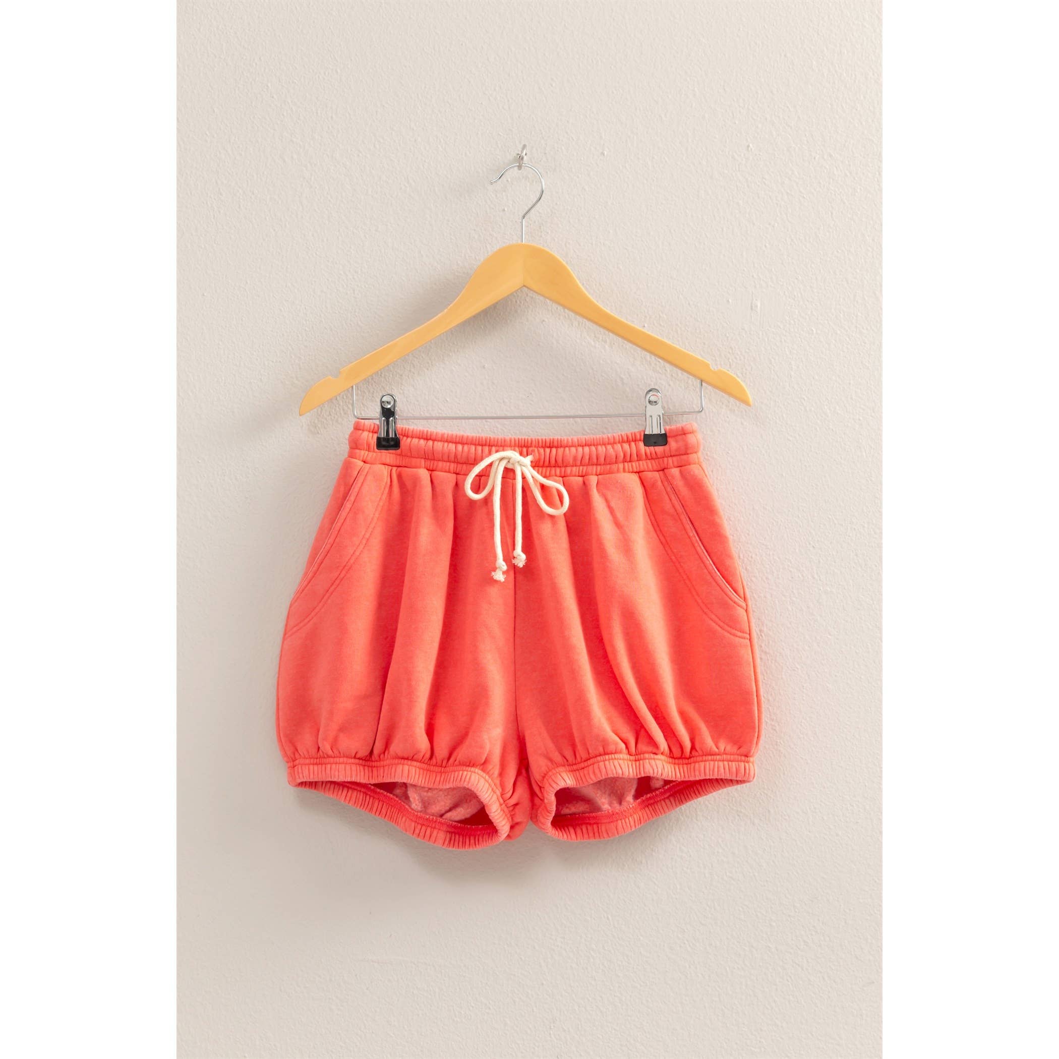 Drawstring Waist Bubbled Hem Shorts: BLACK / S-M-L(2-2-2)